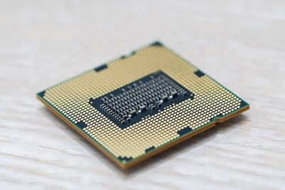 CPU用のチップセットをどのように見つけますか